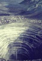 Белая стена